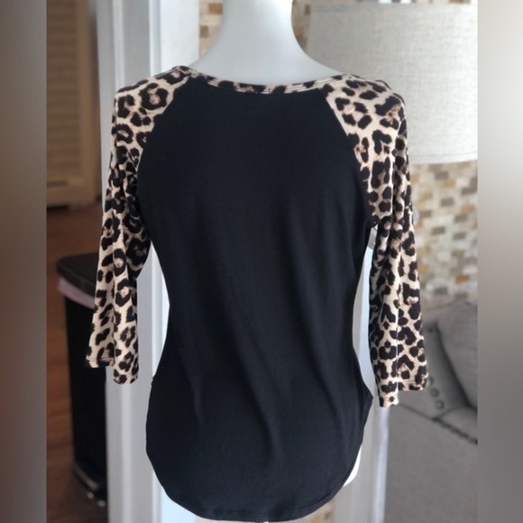 Black and leopard raglan sleeves top - Picture 4 of 8